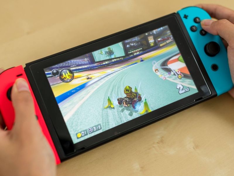 Nintendo Switch mit "Super Mario Kart 7".