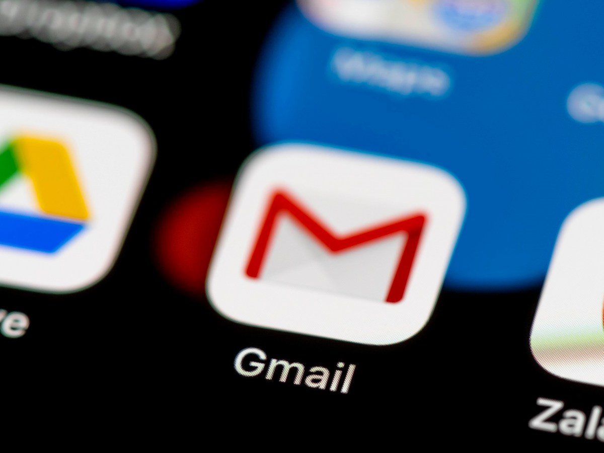 Gmail App-Icon auf Display