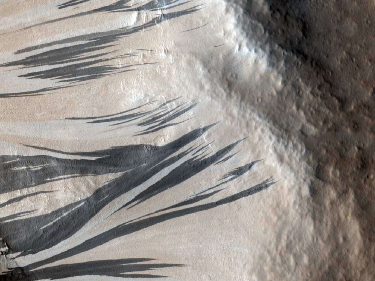 Hangstreifen am Acheron Fossae auf dem Mars