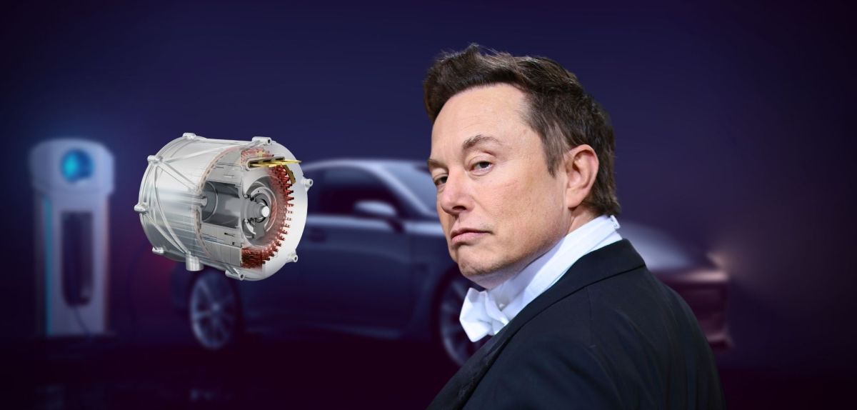 Elon Musk neben einem Elektromotor von Mahle