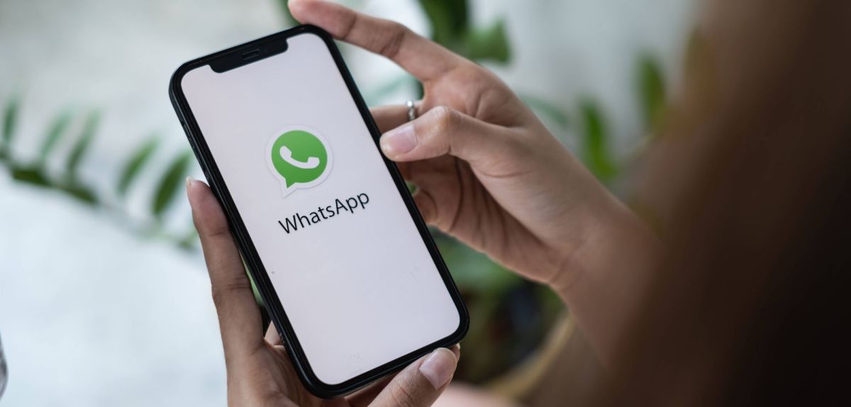 WhatsApp Startbildschirm auf dem Handy