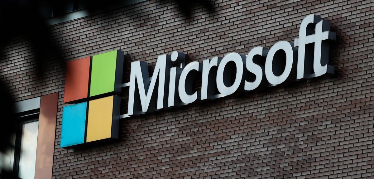 Microsoft Logo an Hauswand