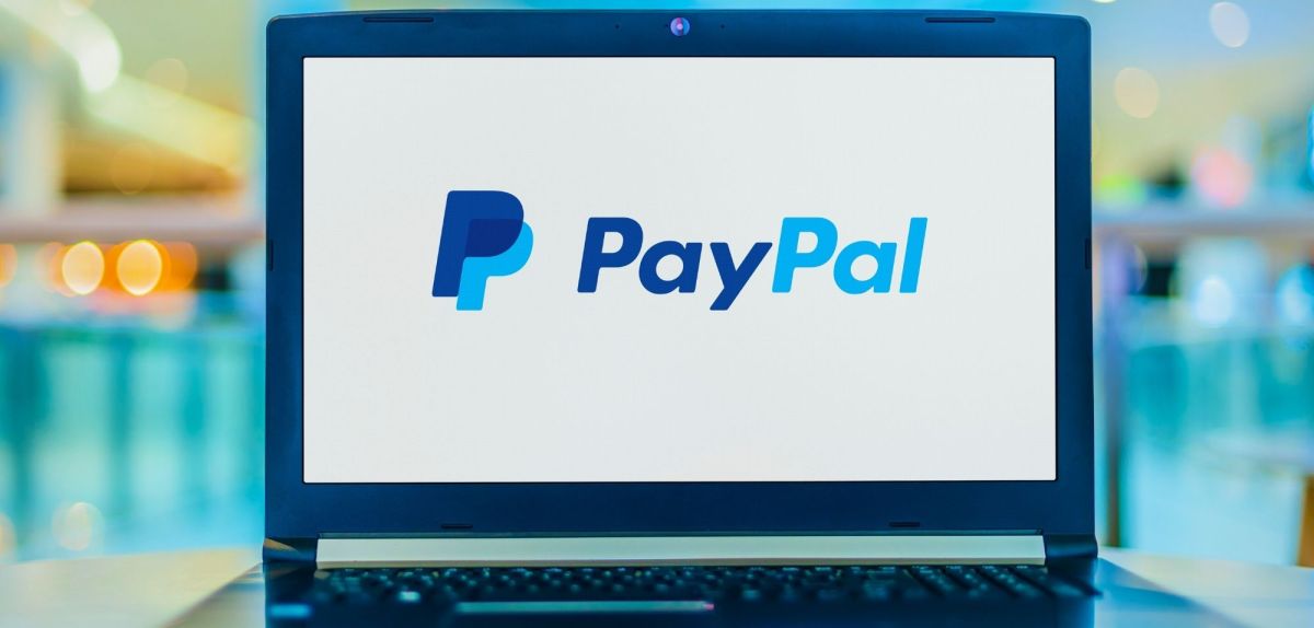 PayPal-Identität am Laptop bestätigen