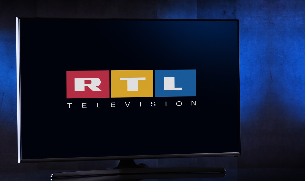 RTL-Logo auf Bildschirm