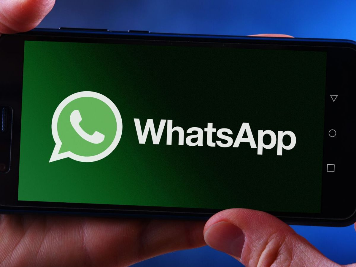WhatsApp Logo auf Smartphone