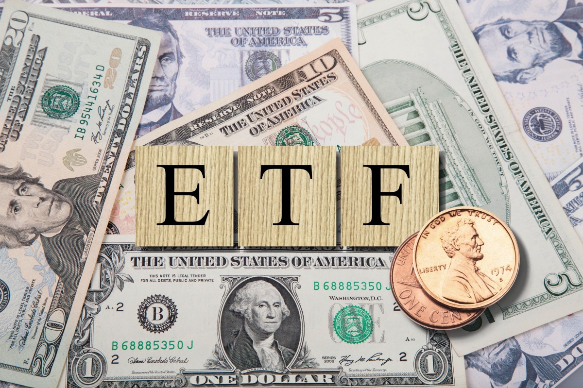 ETF vor Dollarscheinen