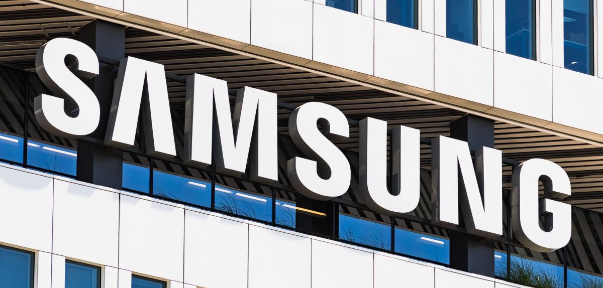 Samsung-Logo an einem Gebäude