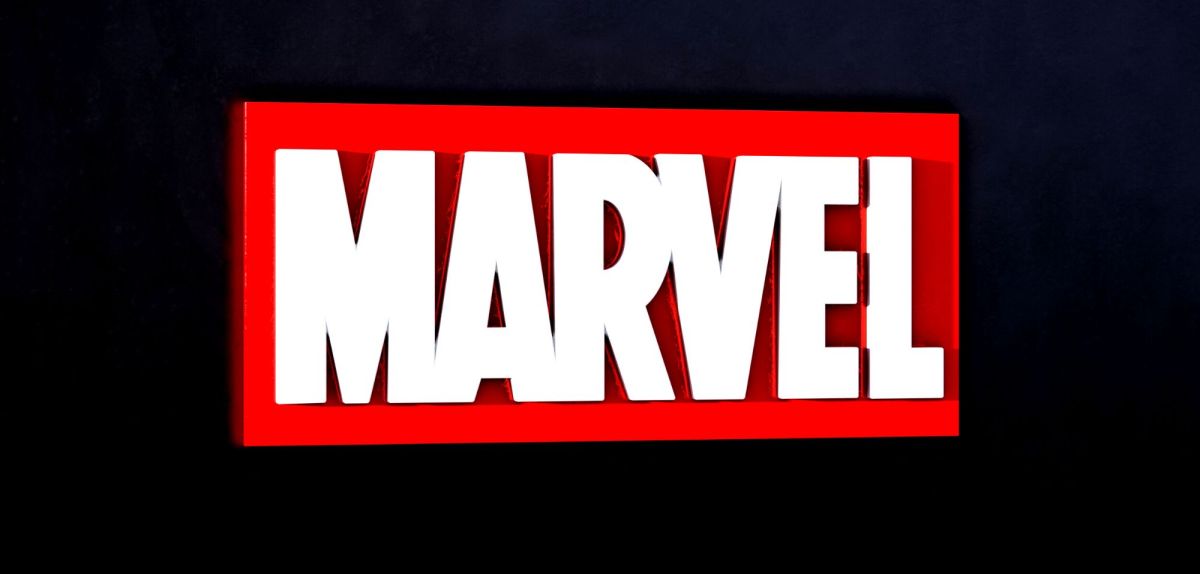 Marvel-Logo auf schwarzem Untergrund.