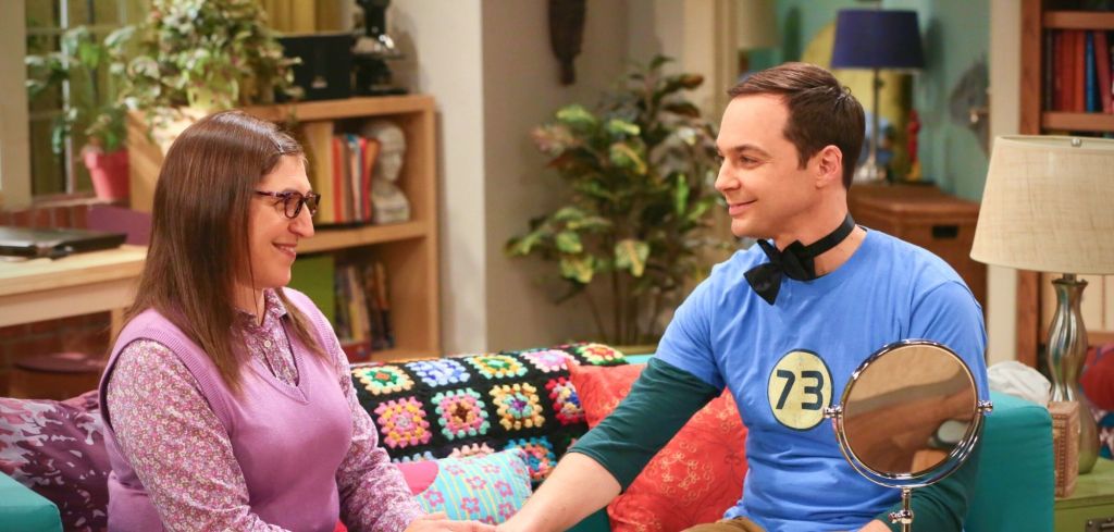Szene aus "The Big Bang Theory" mit Amy und Sheldon.