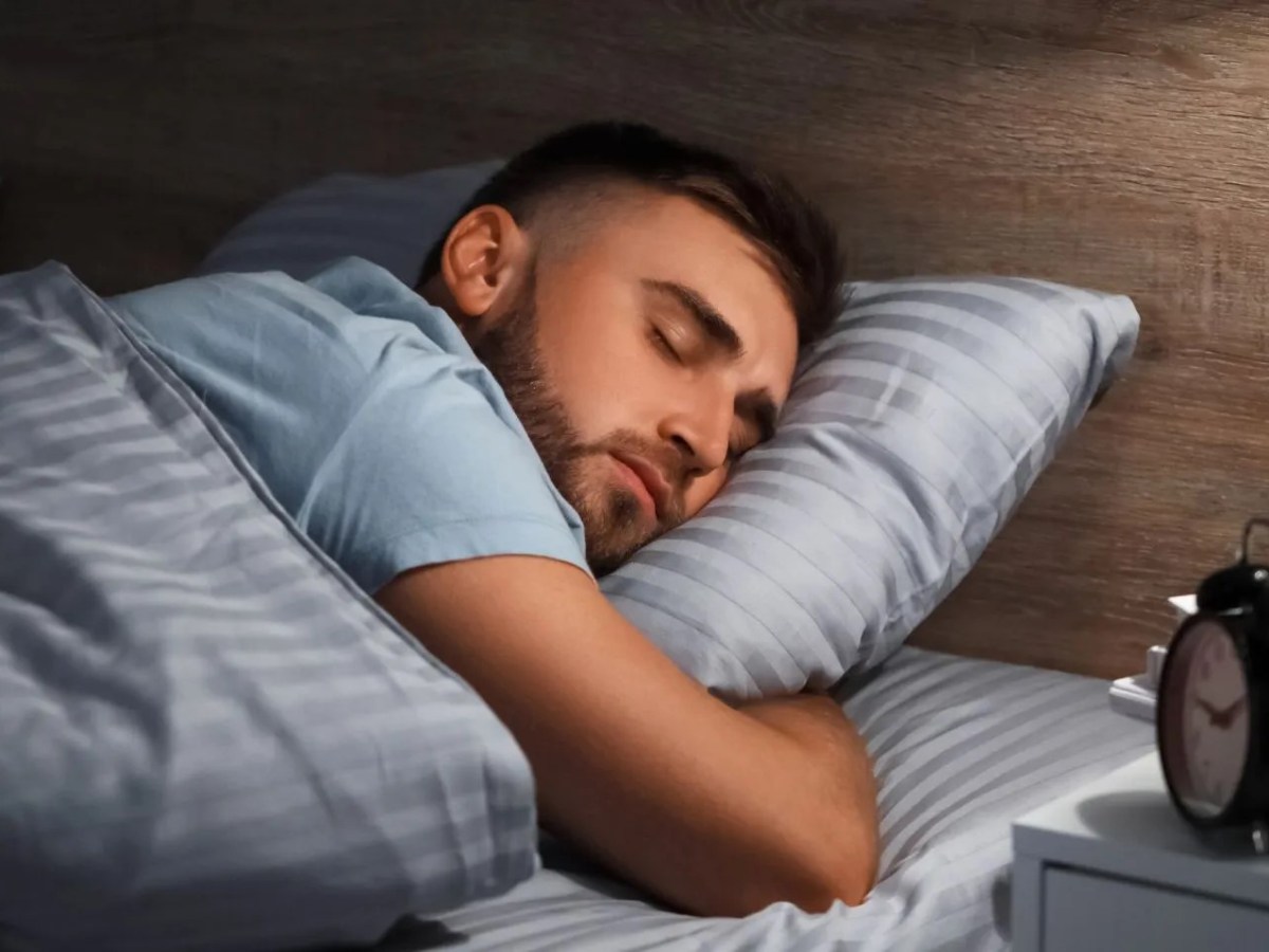 Einschlafen in 2 Minuten: Dieser Militär-Trick hilft