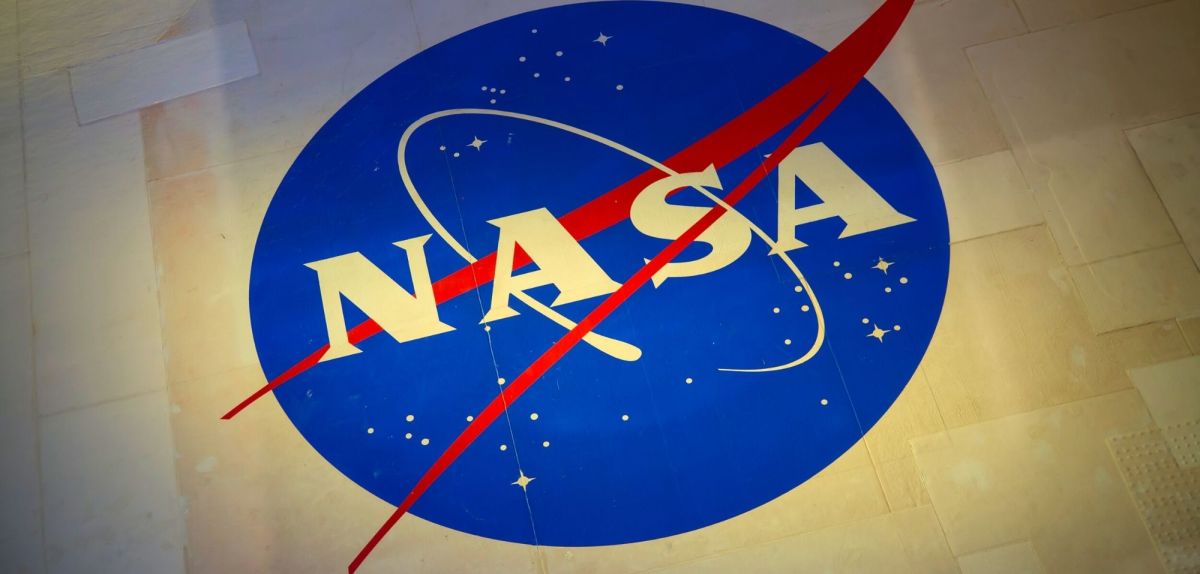NASA-Logo im Kennedy Space Center.