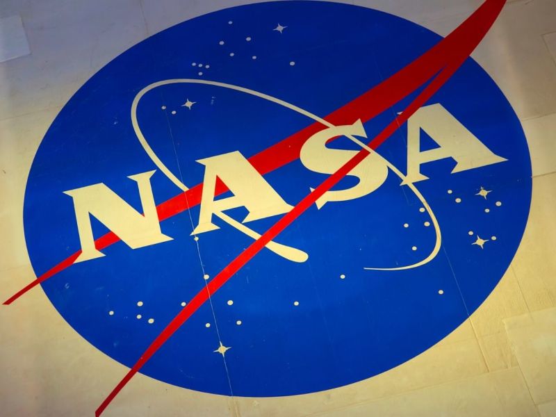 NASA-Logo im Kennedy Space Center.