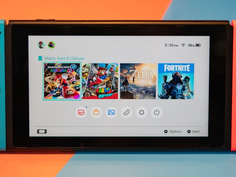Eine Nintendo Switch mit den Kacheln mehrere Spiele auf dem Bildschirm.