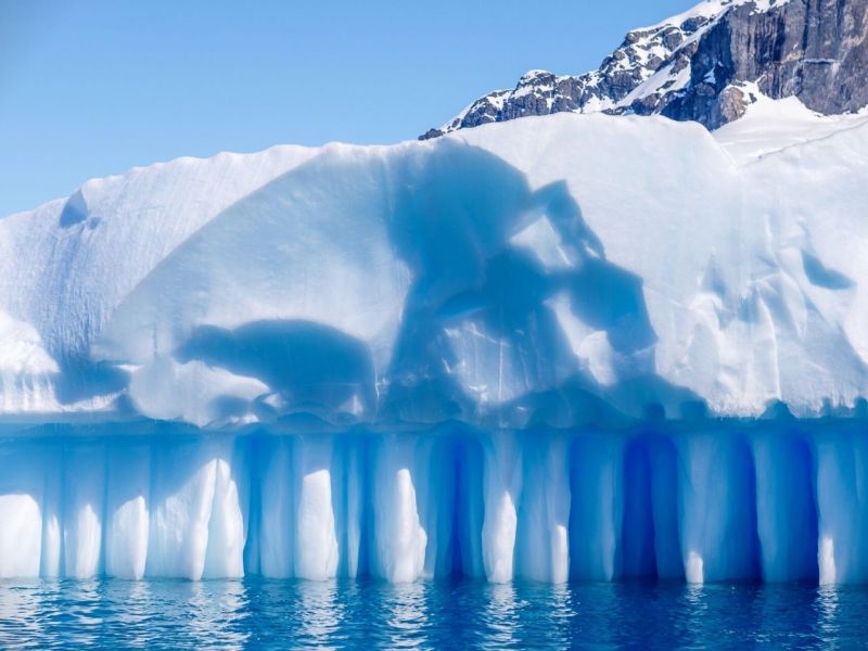 Schmelzender Eisberg in der Antarktis