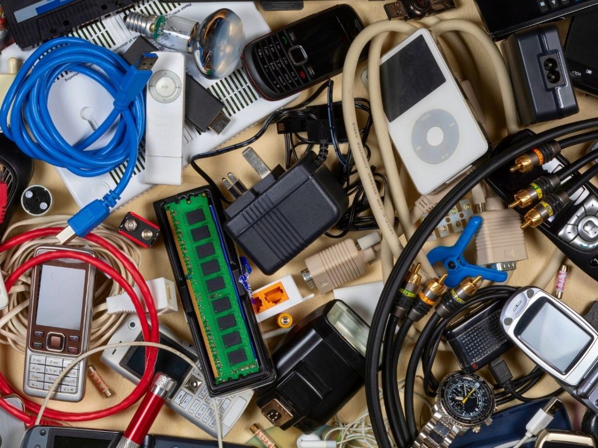 Ein Haufen Elektroschrott.
