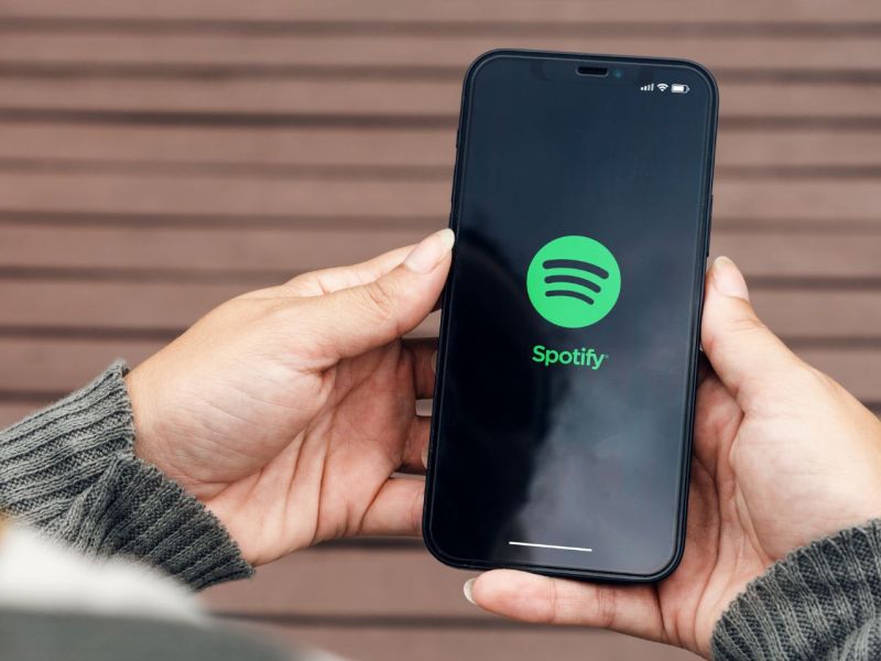 Spotify-Logo auf Smartphone