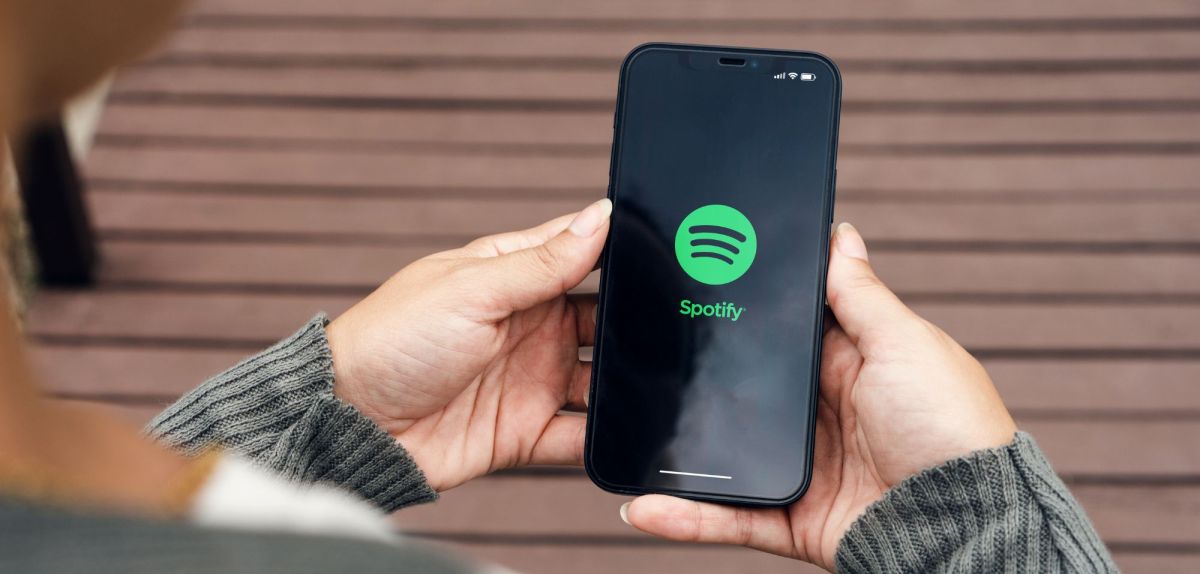 Spotify-Logo auf Smartphone