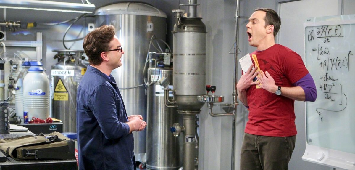 Szene aus "The Big Bang Theory" mit Johnny Galecki (links) und Jim Parsons (rechts)