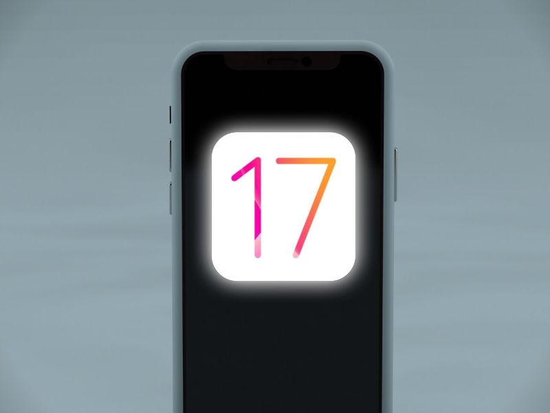 Symbolische Darstellung eines iOS 17-Logos auf einem Handy.