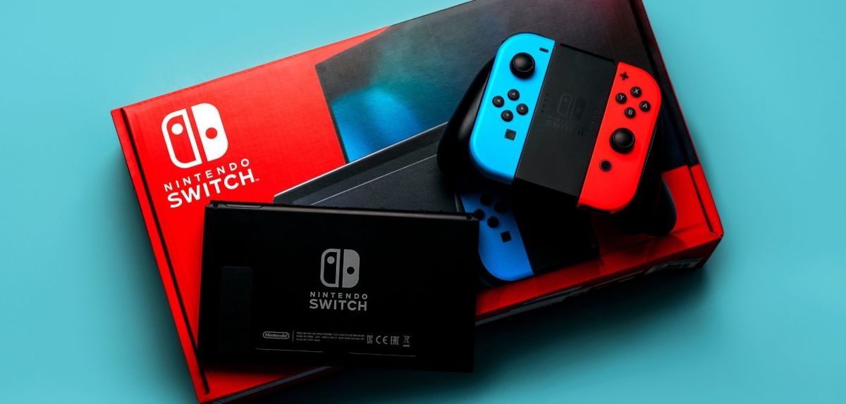Nintendo Switch mit Verpackung