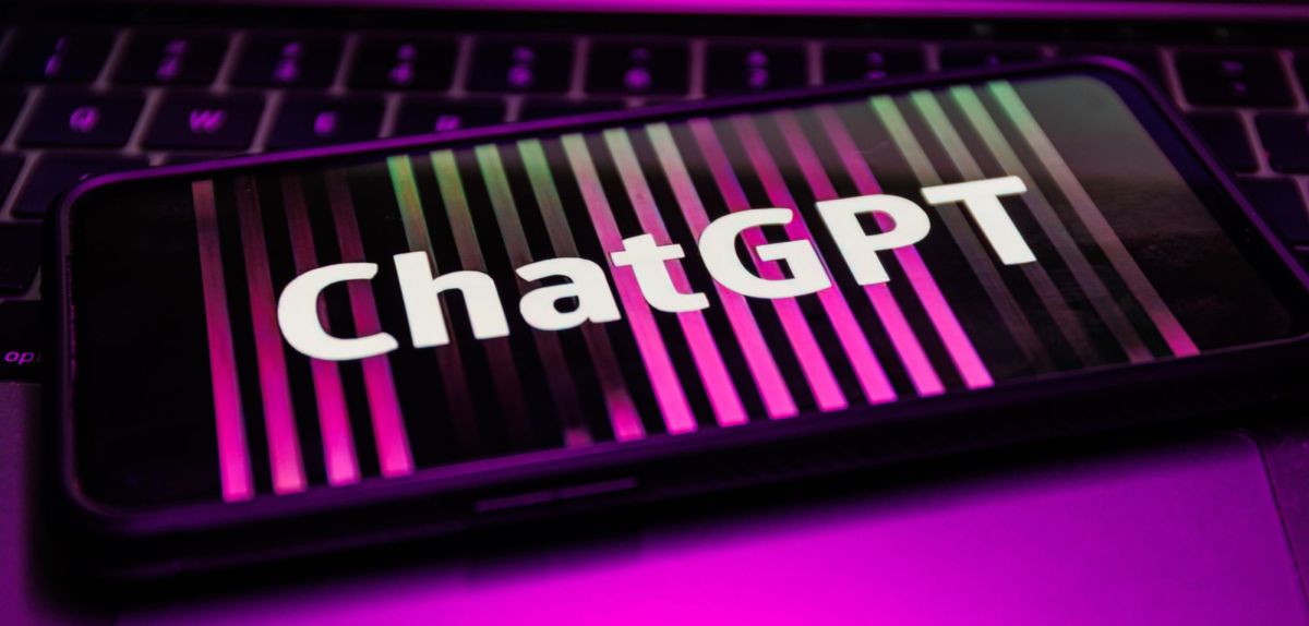 ChatGPT logo auf dem Handy