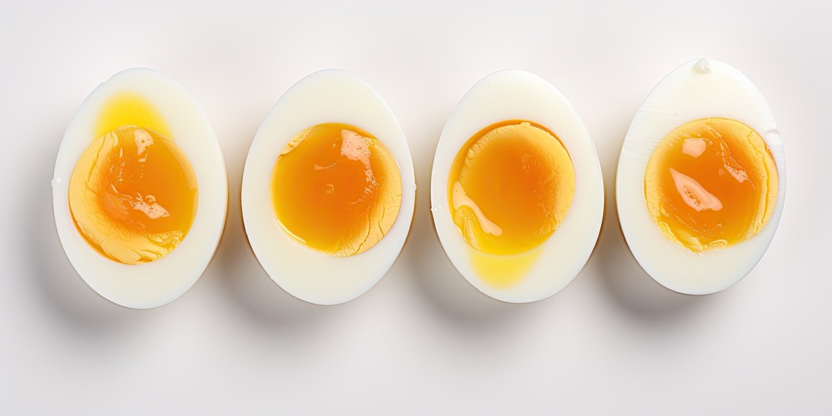 Aufgeschnittene, weich gekochte Eier