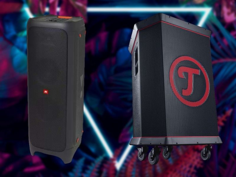JBL PartyBox 1000 und Teufel Rockstar vor einem Dschungel-Hintergrund