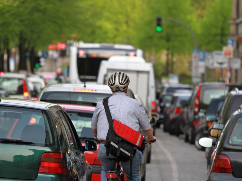 Stau im Straßenverkehr