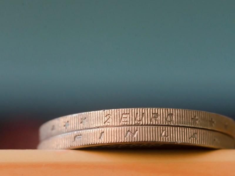 Gestapelte 2-Euro-Münzen