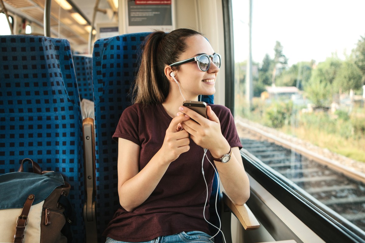 Frau in der Deutschen Bahn