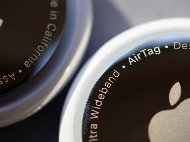 2 Apple AirTags