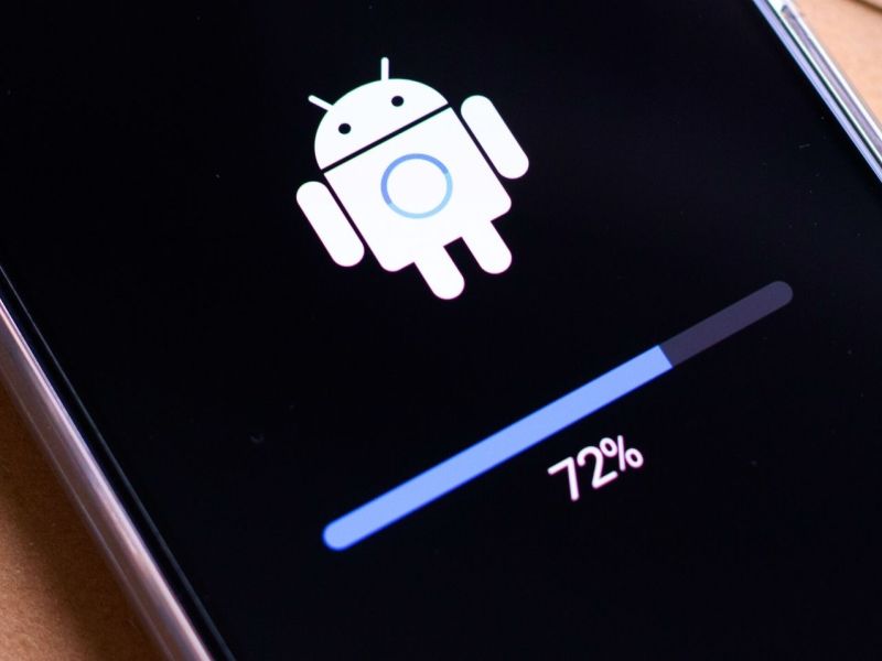 Ladebildschirm auf einem Android-Handy.