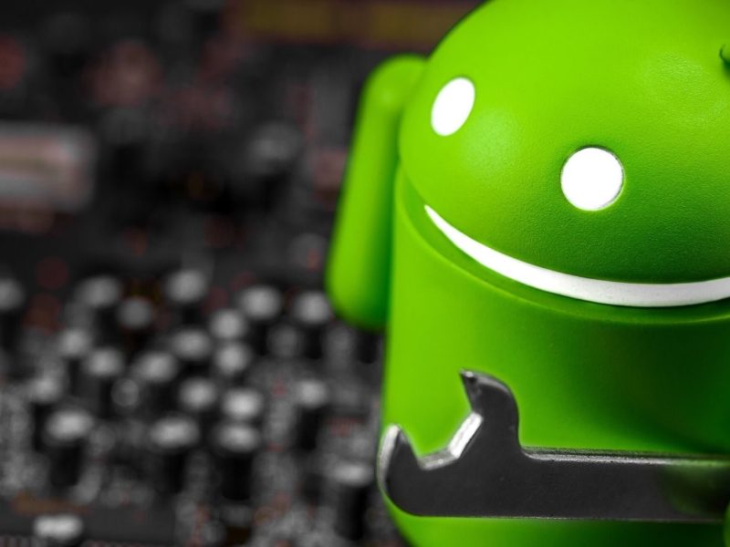 Android Männchen mit Schraubendreher