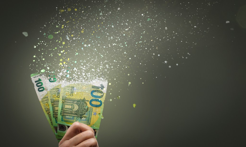 Mit diesem Gehalt musst du 2024 mehr Abgaben zahlen – „Staat langt kräftig zu“