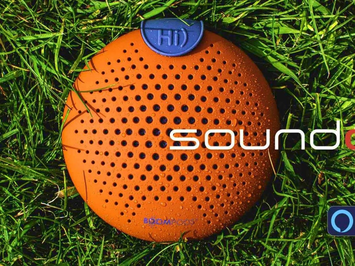 Boompods Soundclip auf dem Rasen