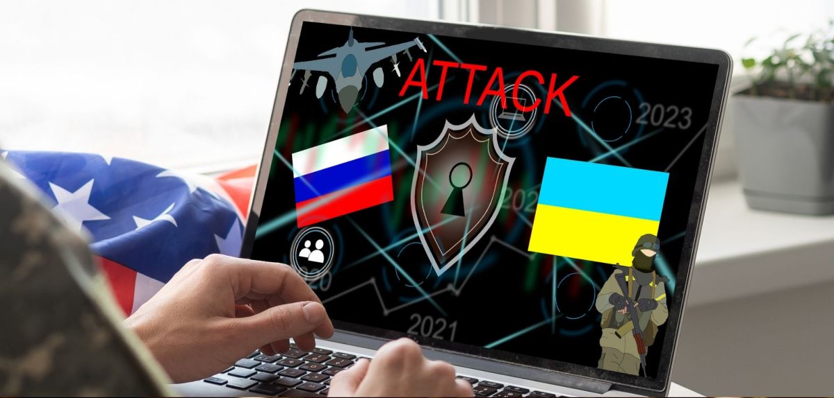 Symbolbild zum Hacking im Ukraine-Krieg auf einem Laptop-Screen.