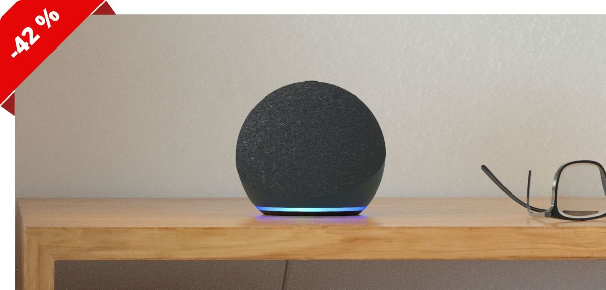 Amazon Echo auf einem Tisch