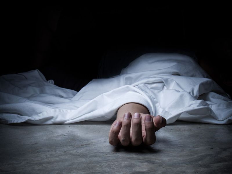 Symbolbild einer Leiche unter einem weißen Tuch.