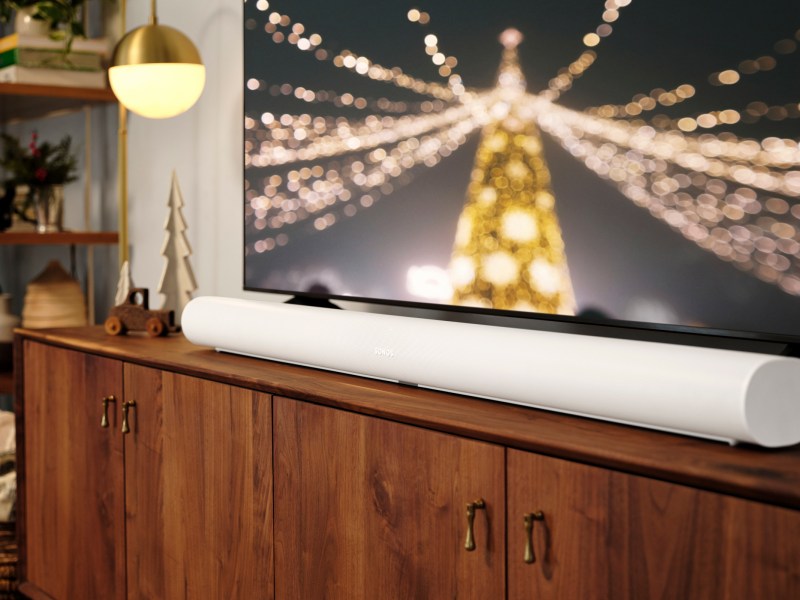 Sonos Soundbar in weihnachtlichem Ambiente.
