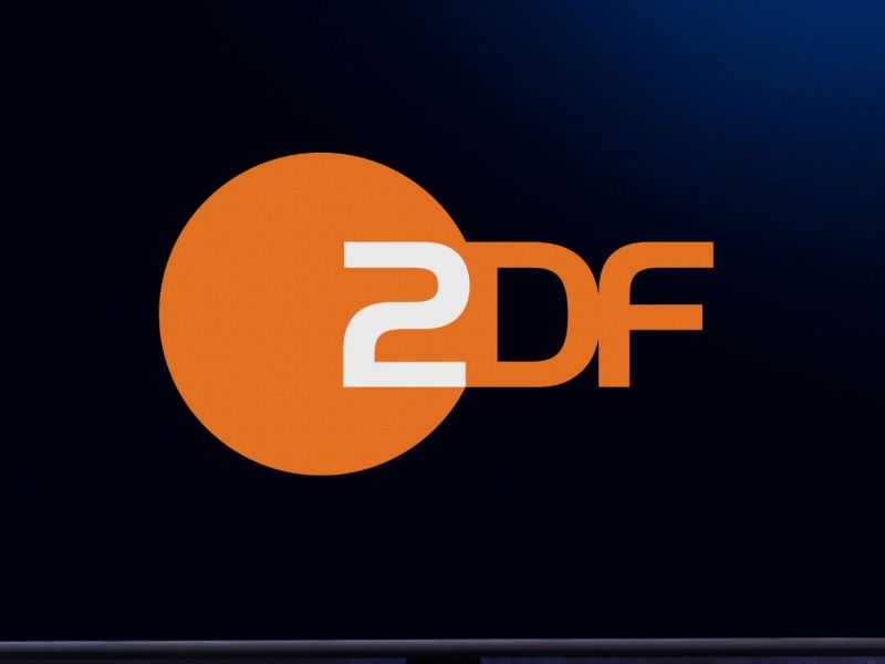 ZDF-Logo auf einem Fernseher.