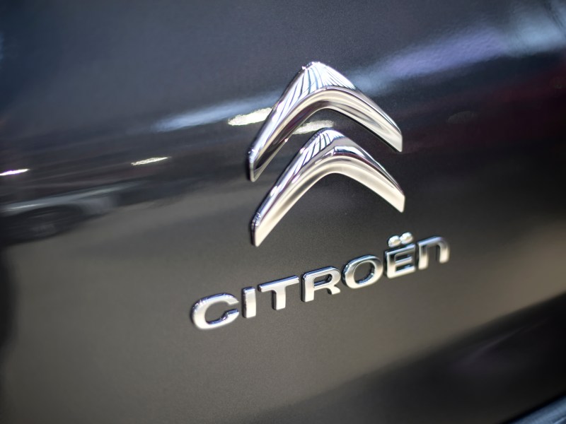 Citroën-Emblem auf einem Auto