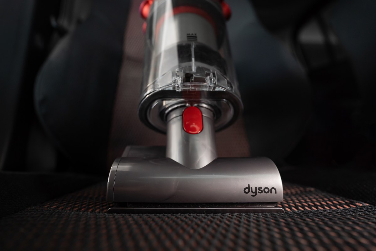 Nahaufnahme eines Dyson-Staubsaugers