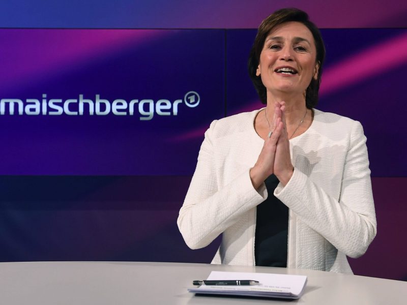 Sandra Maischberger am "maischberger"-Set