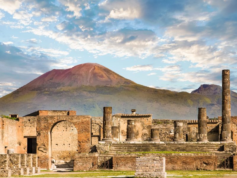 Panoramaansicht von Pompeji mit dem Vesuv.