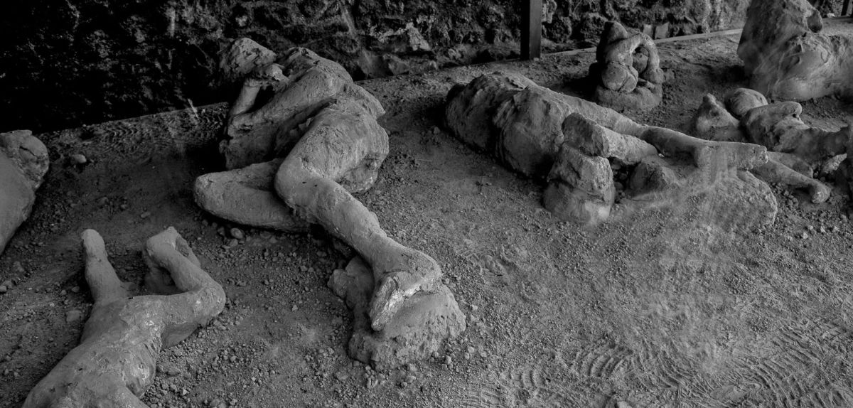 Konservierte Todesopfer der Katastrophe von Pompeji.