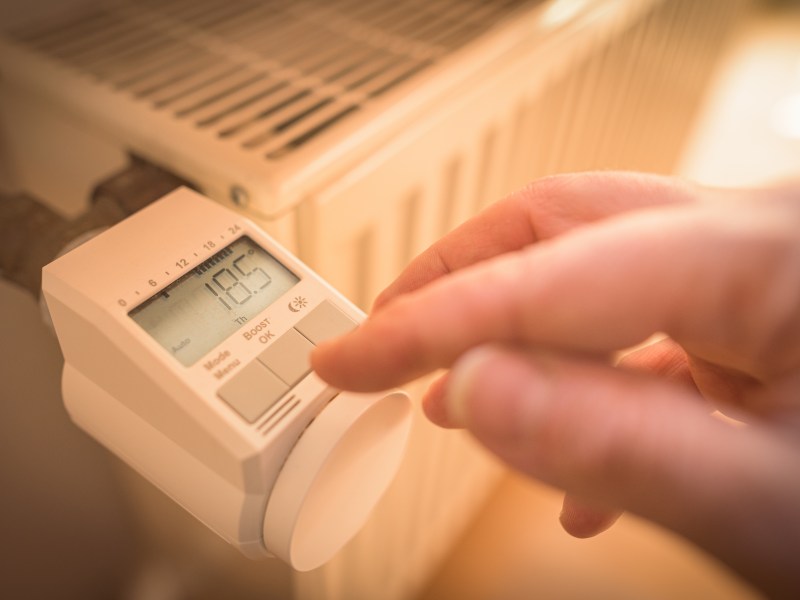 Smartes Thermostat an einer Heizung
