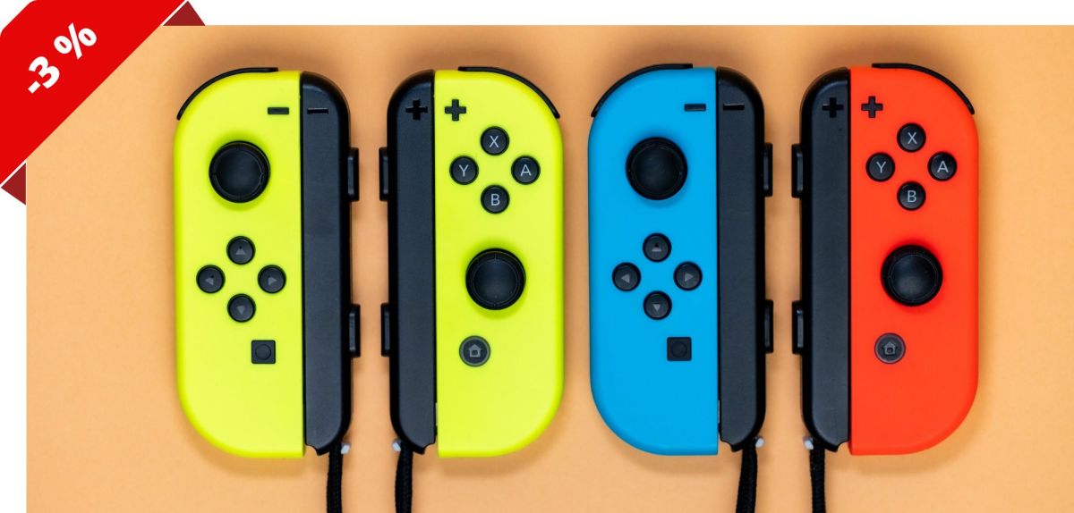 Zwei Joy-Con 2er-Sets nebeneinander