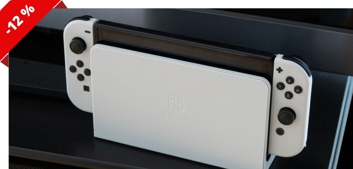 Nintendo Switch OLED in weiß