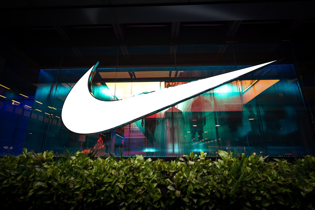 Nike Logo auf Schaufenster