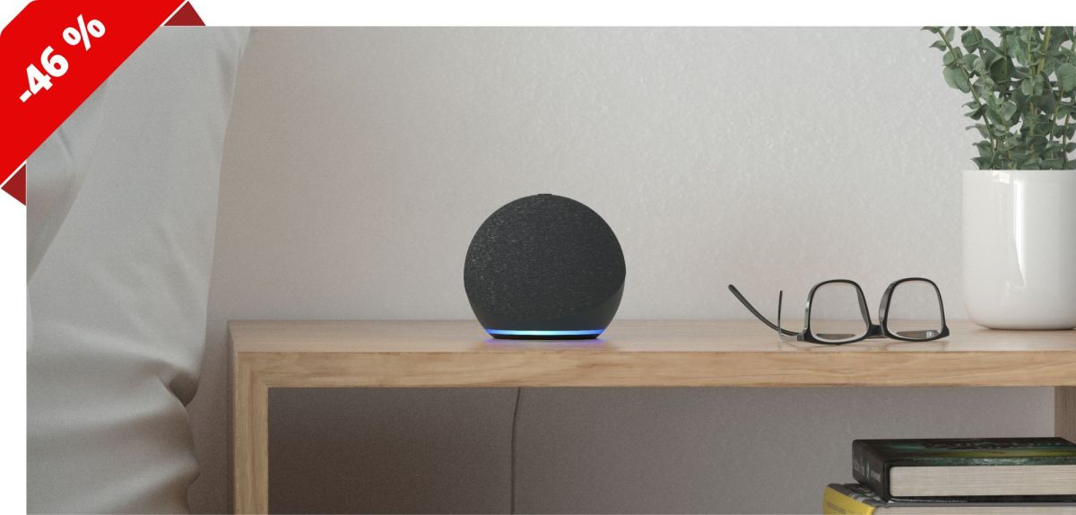 Amazon Echo Dot auf einem Nachttisch